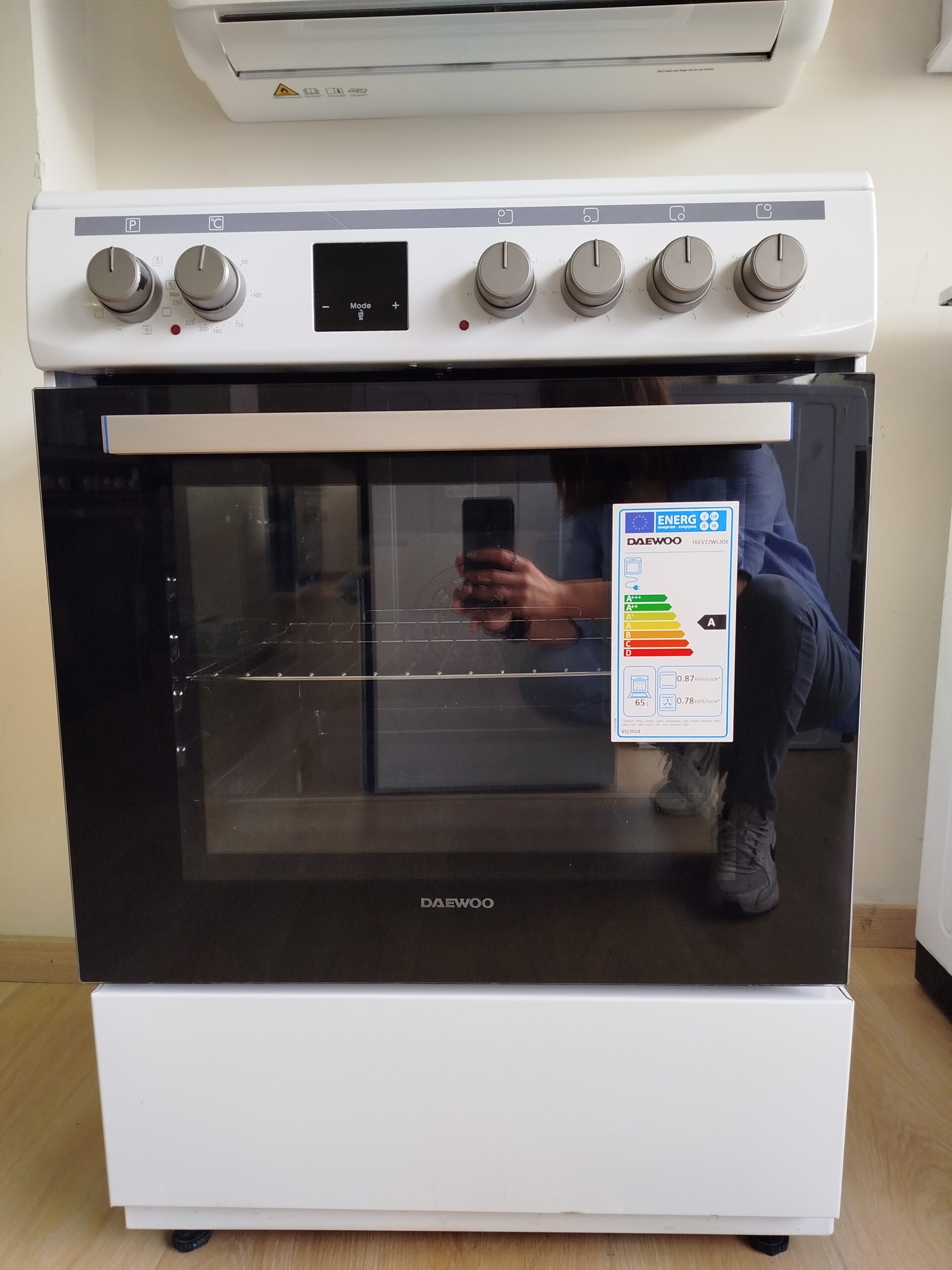 205. COOKER DAEWOO F6EV22WL3DE