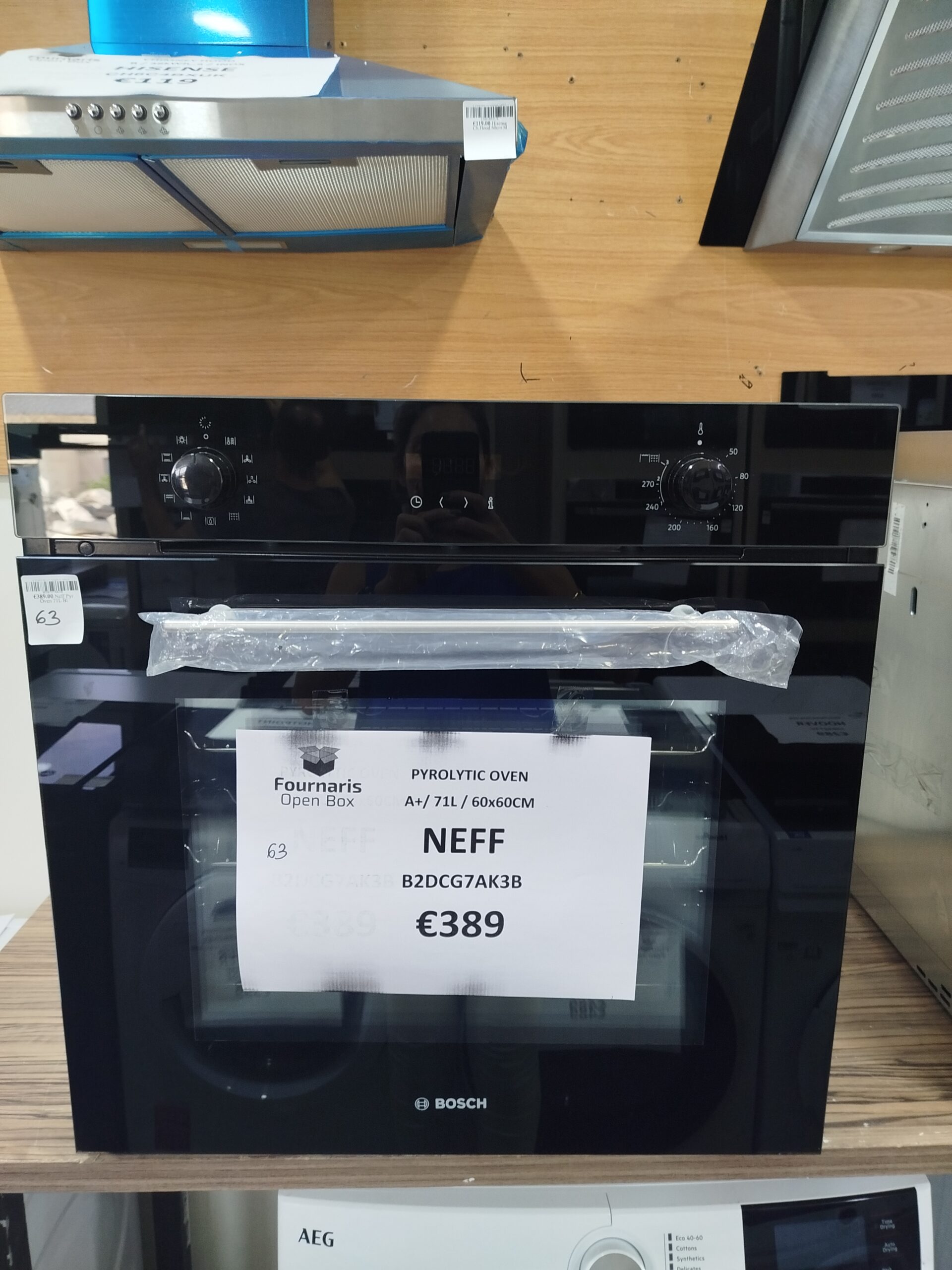 63. OVEN NEFF B2DCG7AK3B